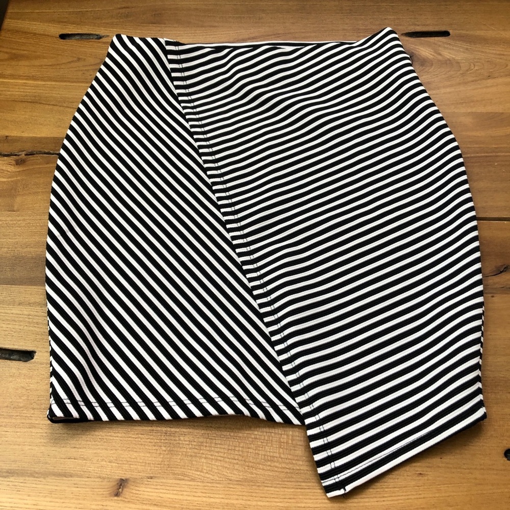 Pull&Bear Black & White Striped Diagonal Mini Skirt - Picture 6 of 9